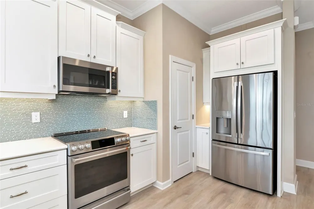 5589 CANNES CIRCLE #4-102 Sarasota, FL 34231