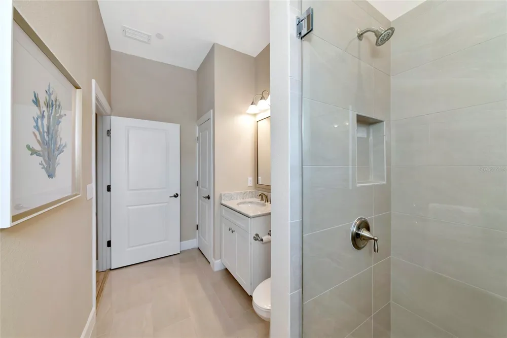 5589 CANNES CIRCLE #4-102 Sarasota, FL 34231
