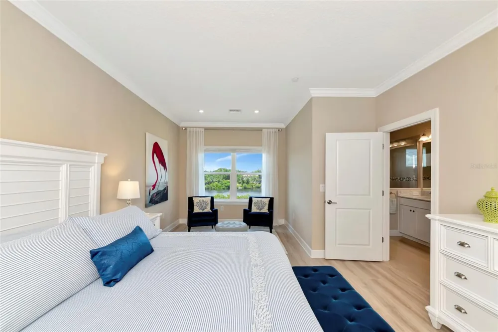 5589 CANNES CIRCLE #4-102 Sarasota, FL 34231