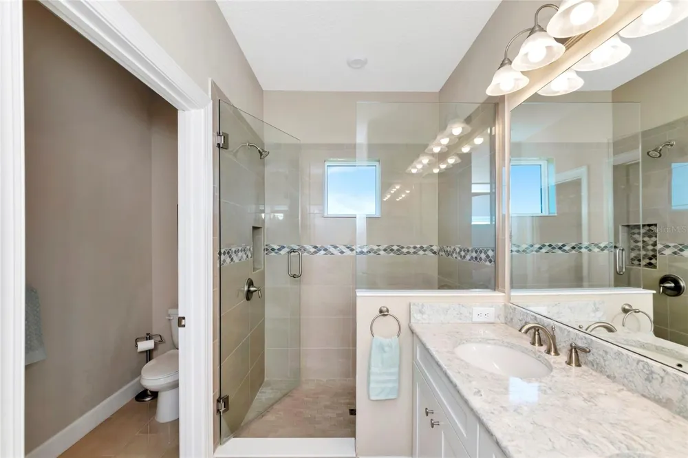 5589 CANNES CIRCLE #4-102 Sarasota, FL 34231