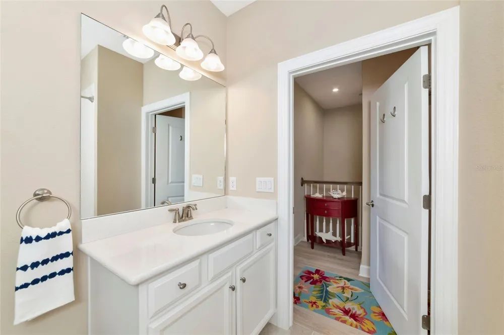 5589 CANNES CIRCLE #4-102 Sarasota, FL 34231
