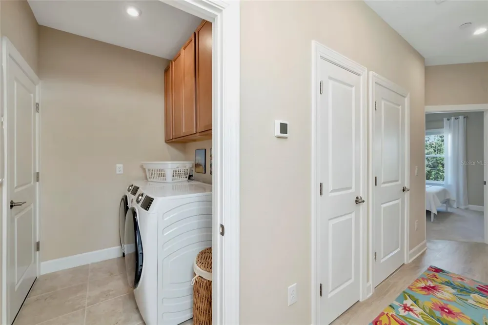 5589 CANNES CIRCLE #4-102 Sarasota, FL 34231