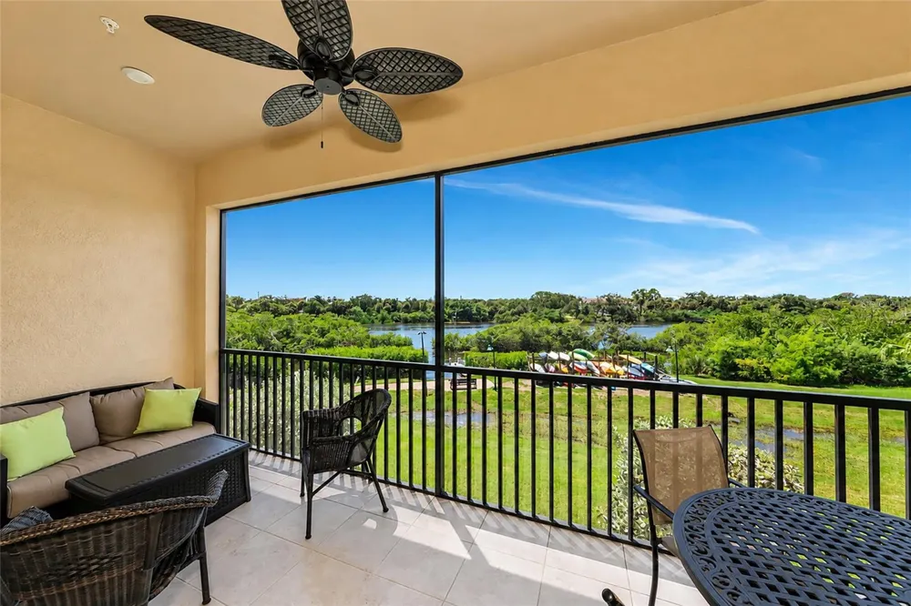 5589 CANNES CIRCLE #4-102 Sarasota, FL 34231