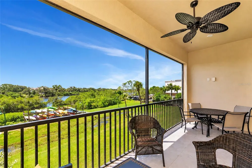 5589 CANNES CIRCLE #4-102 Sarasota, FL 34231