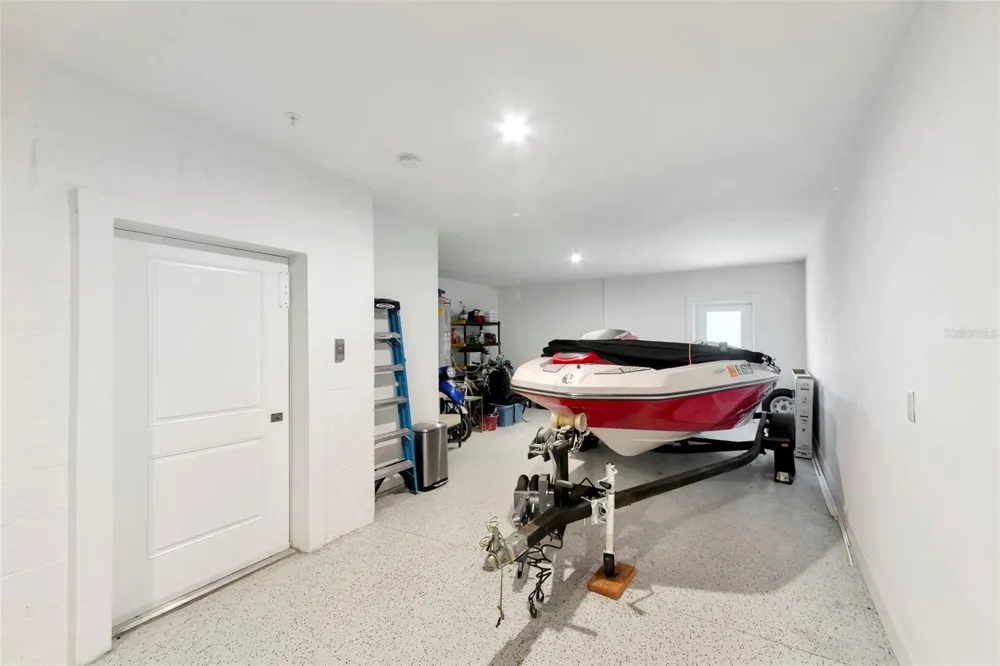 5589 CANNES CIRCLE #4-102 Sarasota, FL 34231