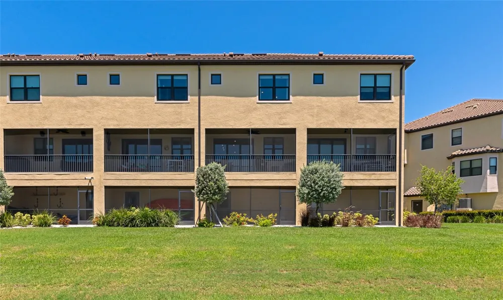 5589 CANNES CIRCLE #4-102 Sarasota, FL 34231