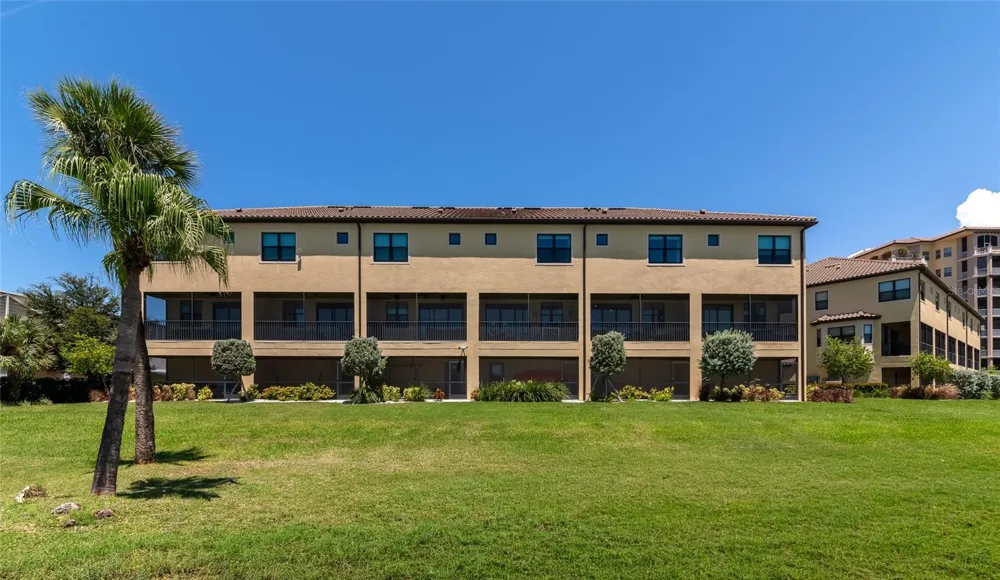 5589 CANNES CIRCLE #4-102 Sarasota, FL 34231
