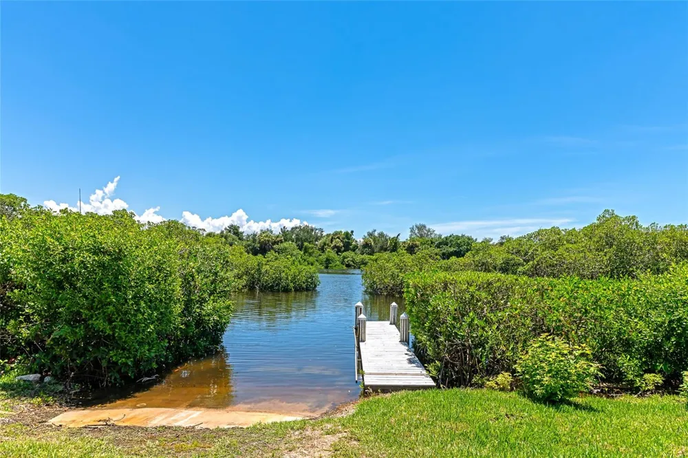 5589 CANNES CIRCLE #4-102 Sarasota, FL 34231