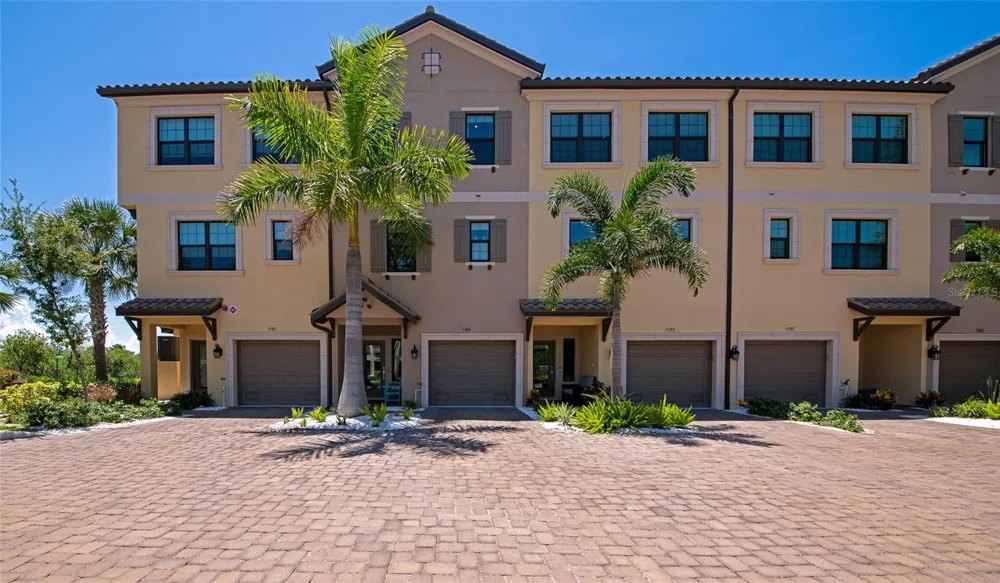 5589 CANNES CIRCLE #4-102 Sarasota, FL 34231