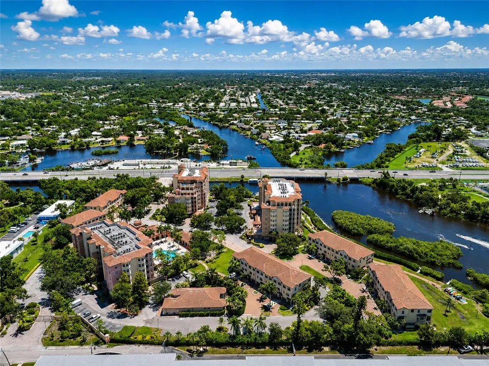 5589 CANNES CIRCLE #4-102 Sarasota, FL 34231