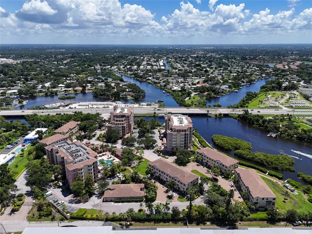 5589 CANNES CIRCLE #4-102 Sarasota, FL 34231