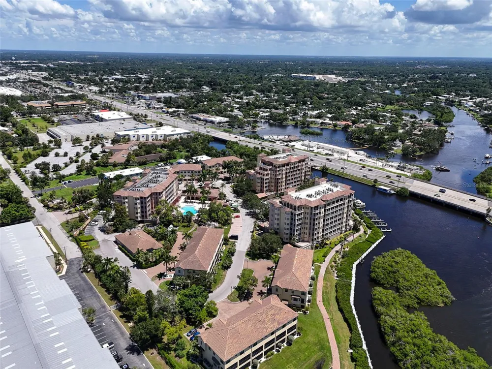 5589 CANNES CIRCLE #4-102 Sarasota, FL 34231