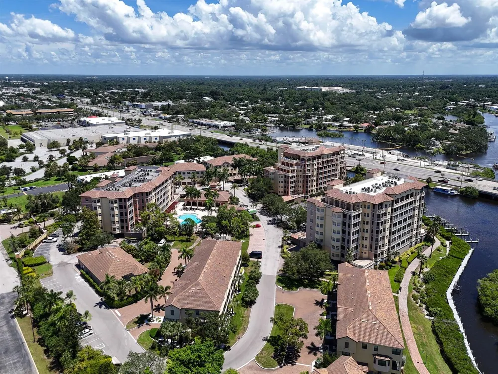 5589 CANNES CIRCLE #4-102 Sarasota, FL 34231