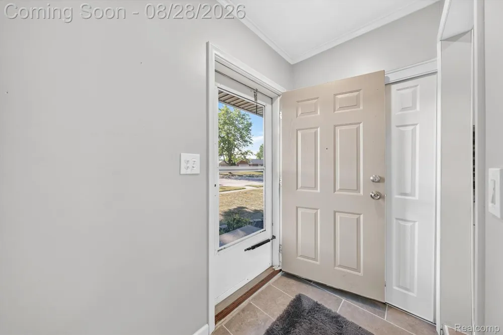 32115 Beacon Lane Fraser City, MI 48026