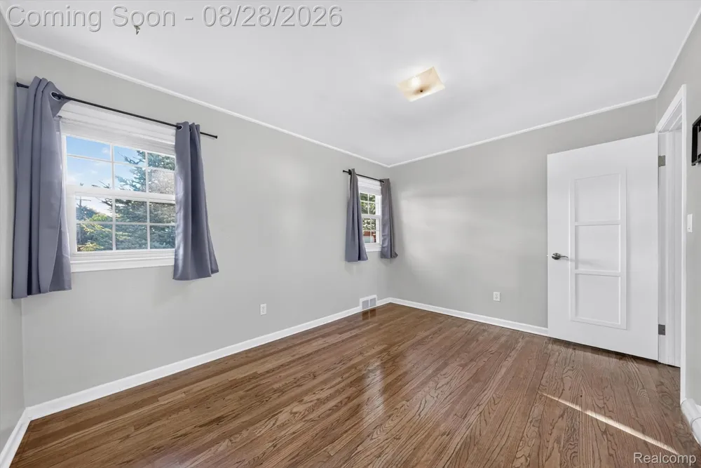 32115 Beacon Lane Fraser City, MI 48026