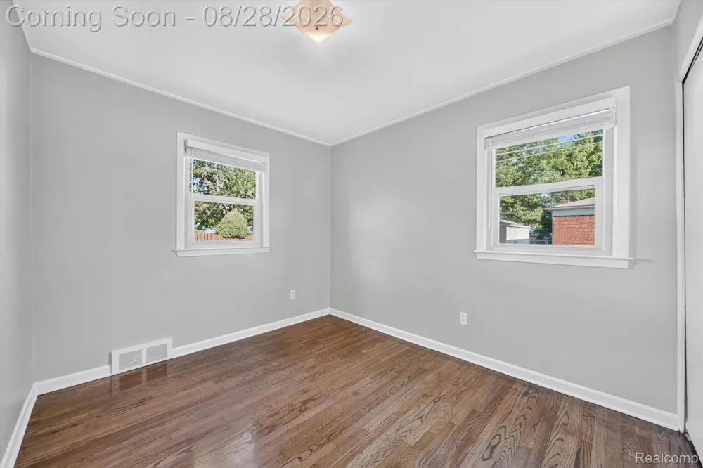 32115 Beacon Lane Fraser City, MI 48026