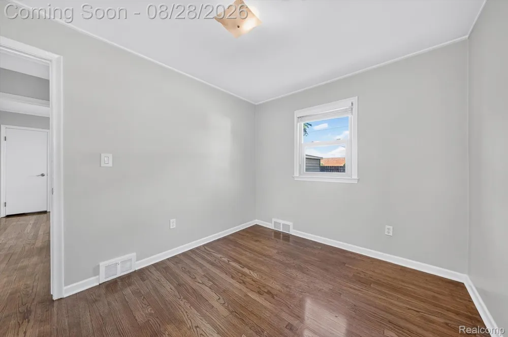 32115 Beacon Lane Fraser City, MI 48026