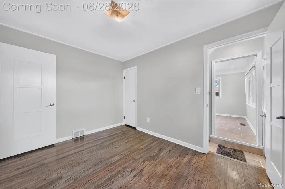32115 Beacon Lane Fraser City, MI 48026