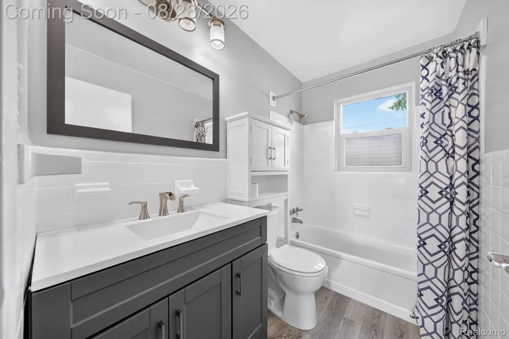 32115 Beacon Lane Fraser City, MI 48026