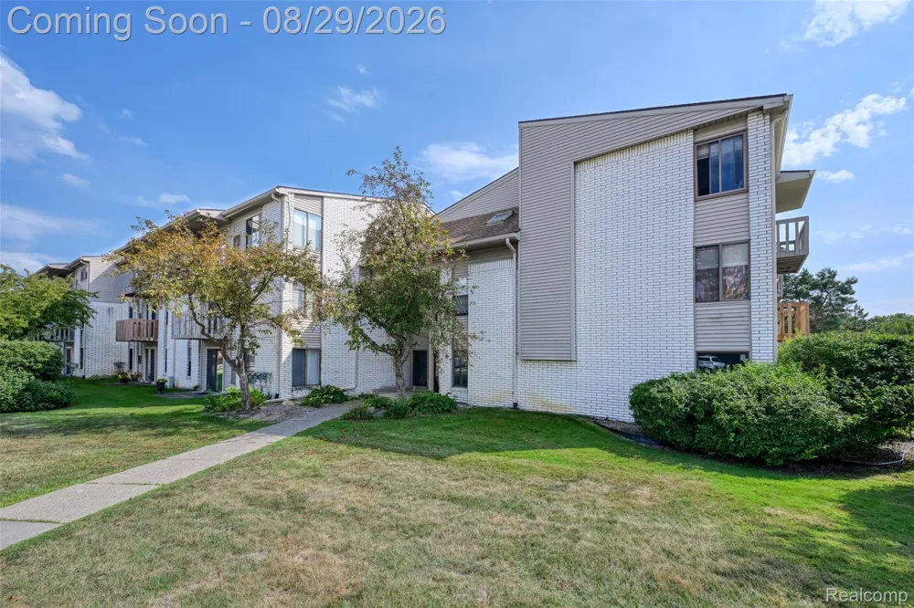 32013 W 12 Mile Road Farmington Hills City, MI 48334