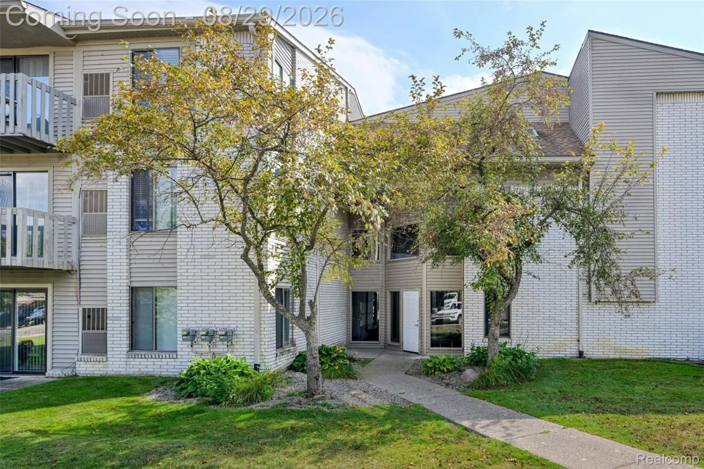 32013 W 12 Mile Road Farmington Hills City, MI 48334