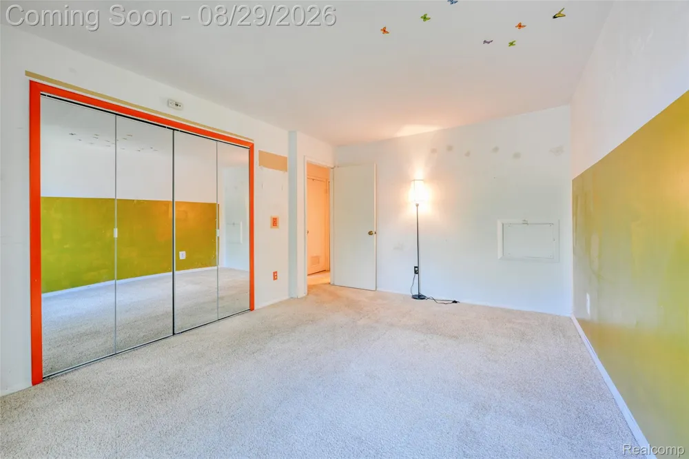 32013 W 12 Mile Road Farmington Hills City, MI 48334