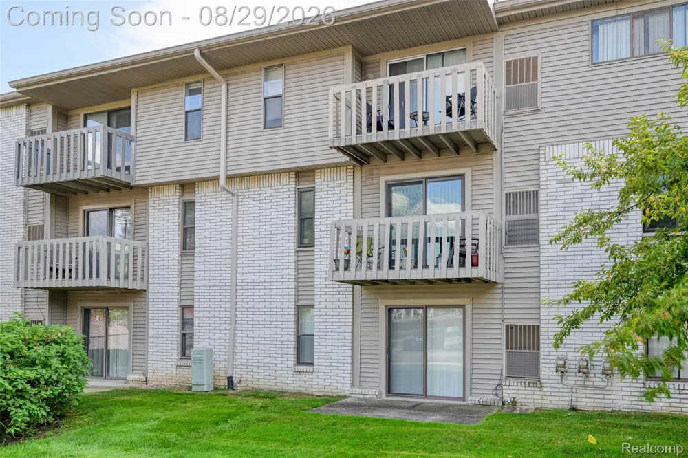 32013 W 12 Mile Road Farmington Hills City, MI 48334