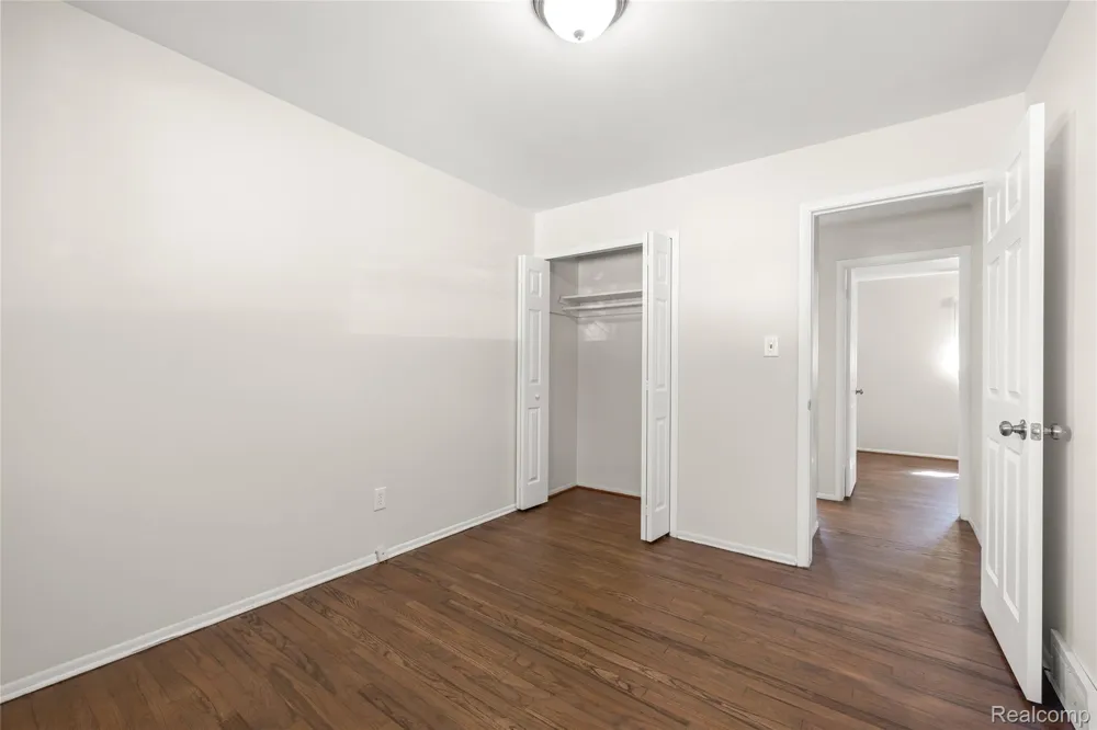 15032 Arcola Street Livonia City, MI 48154
