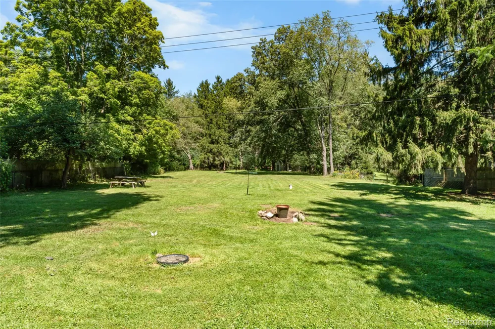 6464 Huron River Drive Scio Township, MI 48130