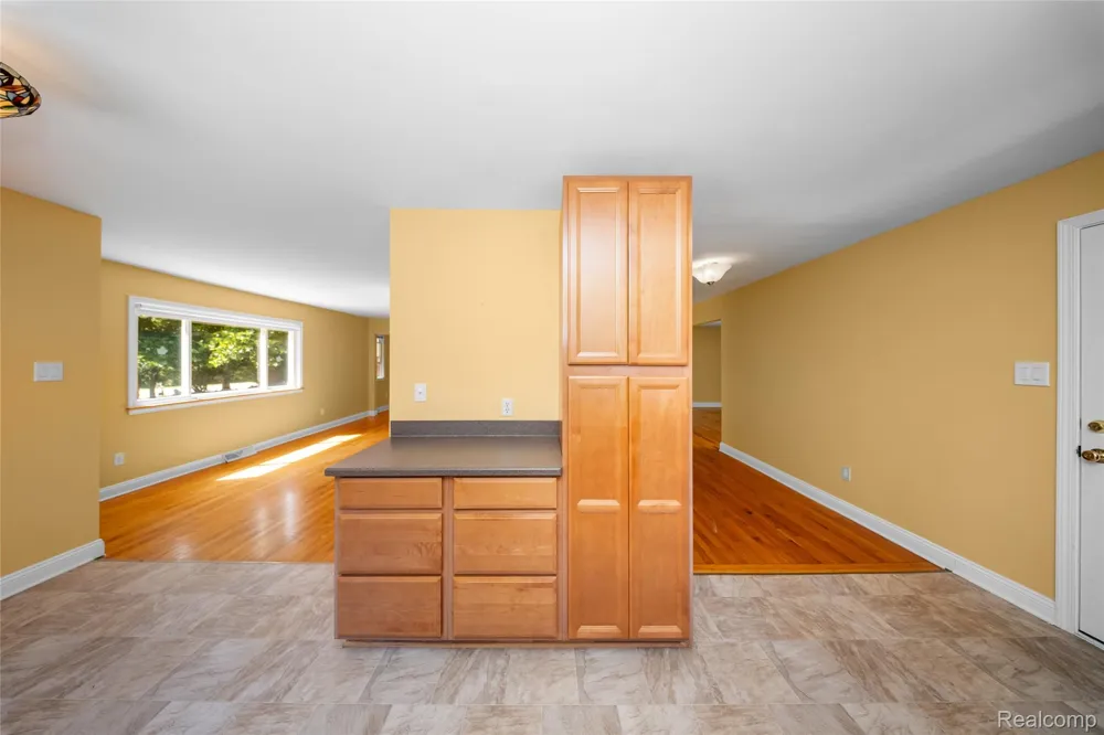 6464 Huron River Drive Scio Township, MI 48130