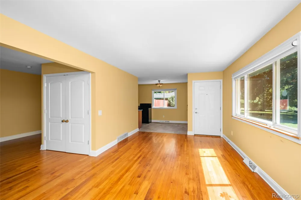 6464 Huron River Drive Scio Township, MI 48130