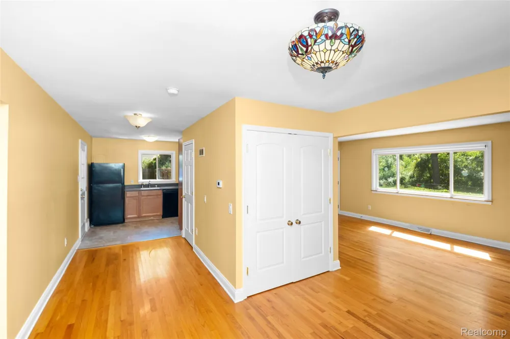 6464 Huron River Drive Scio Township, MI 48130