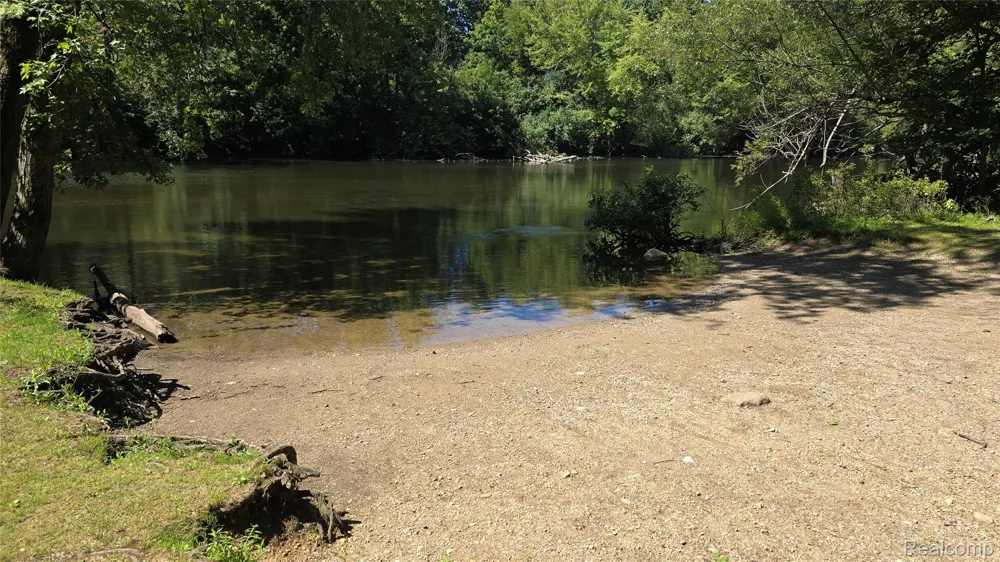 6464 Huron River Drive Scio Township, MI 48130