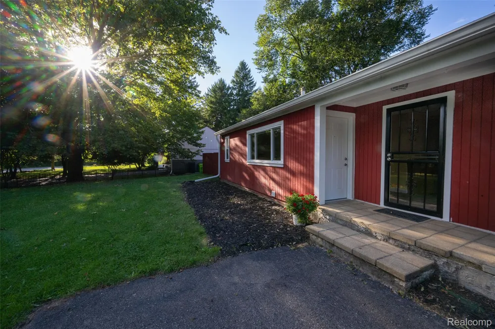 6464 Huron River Drive Scio Township, MI 48130