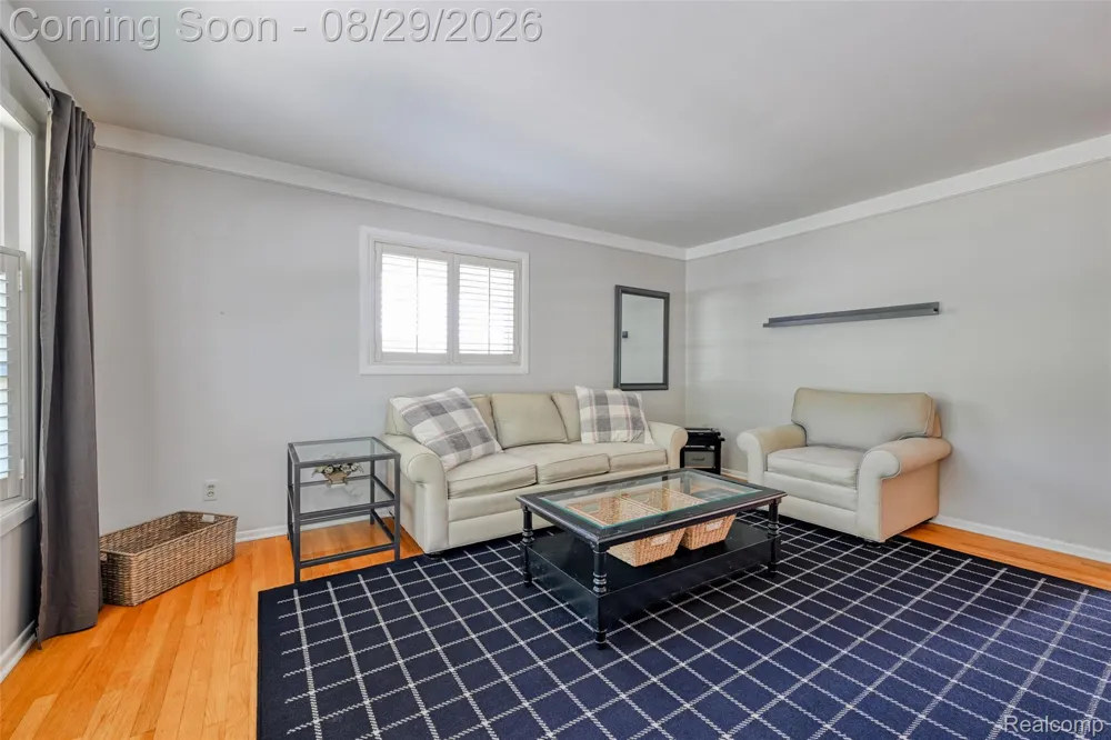 924 Allen Drive Northville City, MI 48167