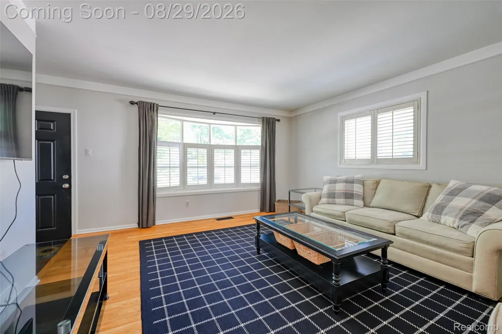 924 Allen Drive Northville City, MI 48167