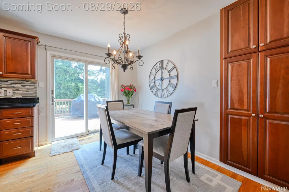 924 Allen Drive Northville City, MI 48167