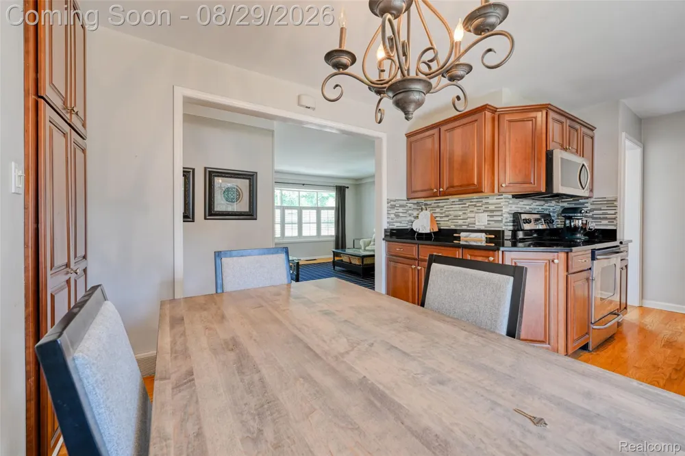 924 Allen Drive Northville City, MI 48167
