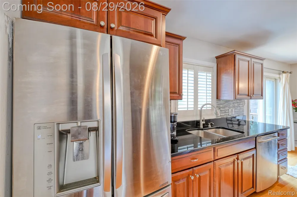 924 Allen Drive Northville City, MI 48167