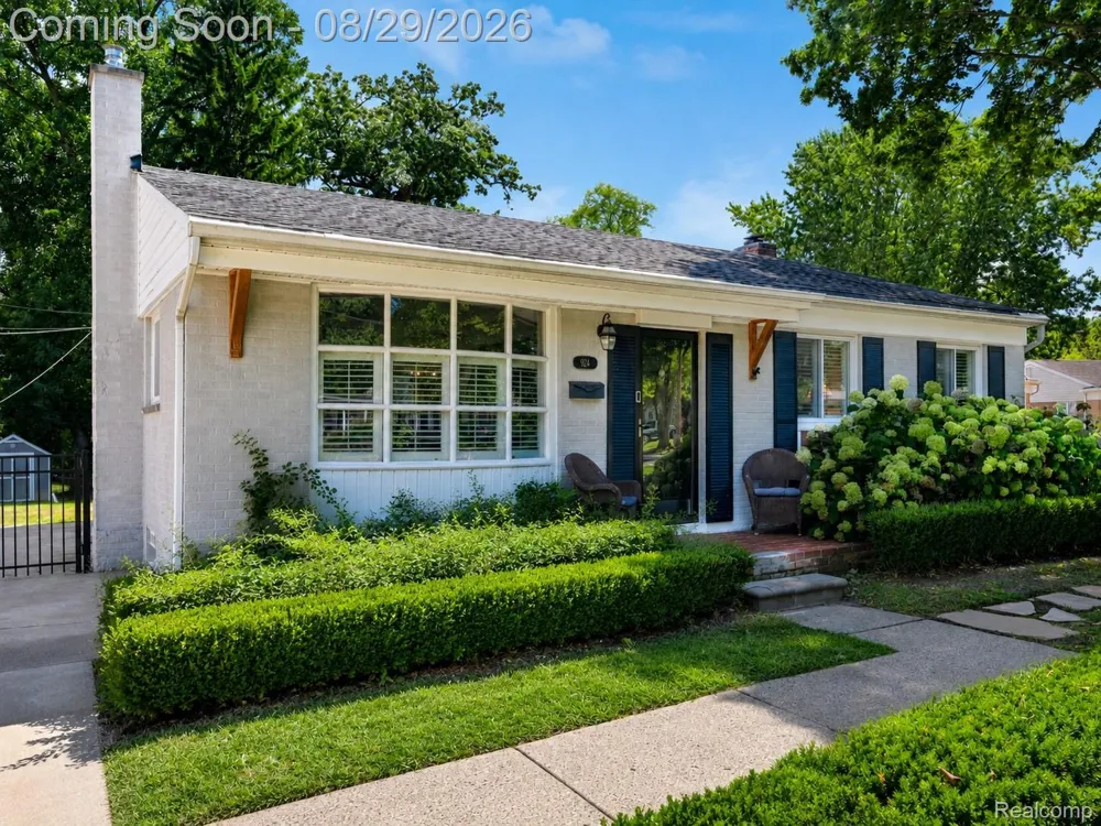 924 Allen Drive Northville City, MI 48167