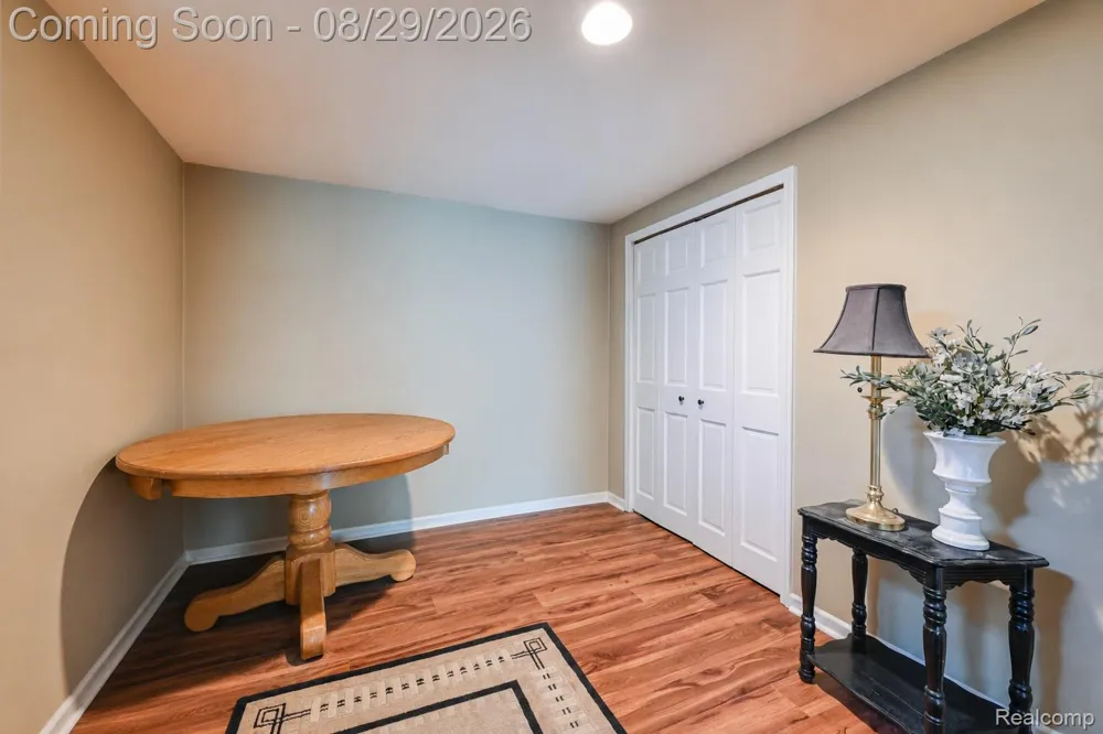 924 Allen Drive Northville City, MI 48167
