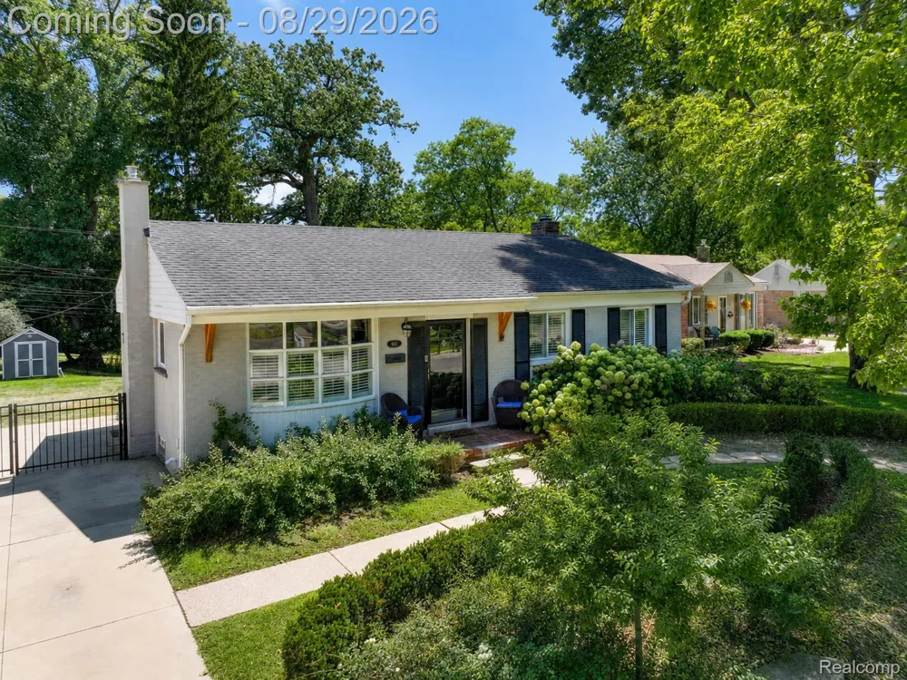 924 Allen Drive Northville City, MI 48167