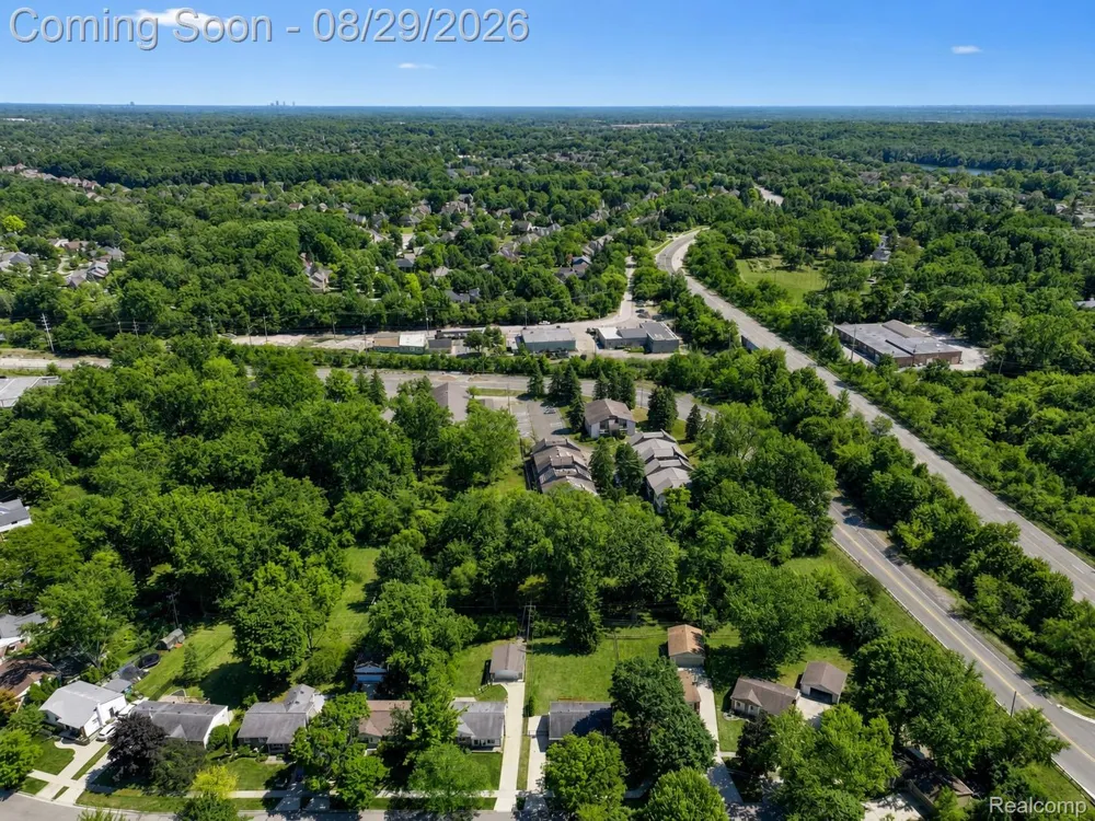 924 Allen Drive Northville City, MI 48167
