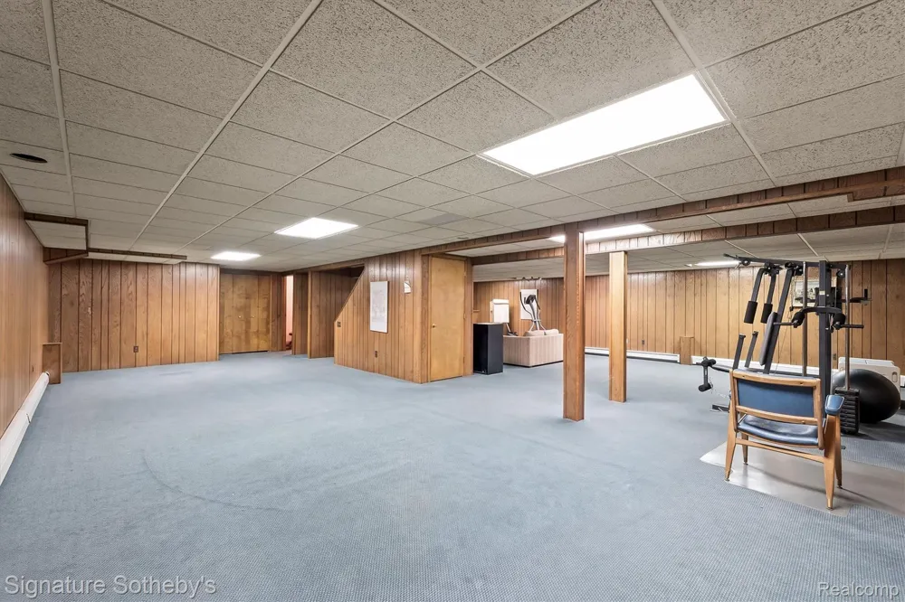 251 Woodwind Drive Bloomfield Hills City, MI 48304