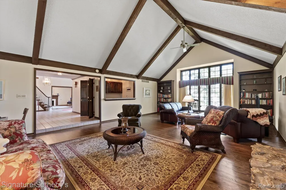 251 Woodwind Drive Bloomfield Hills City, MI 48304