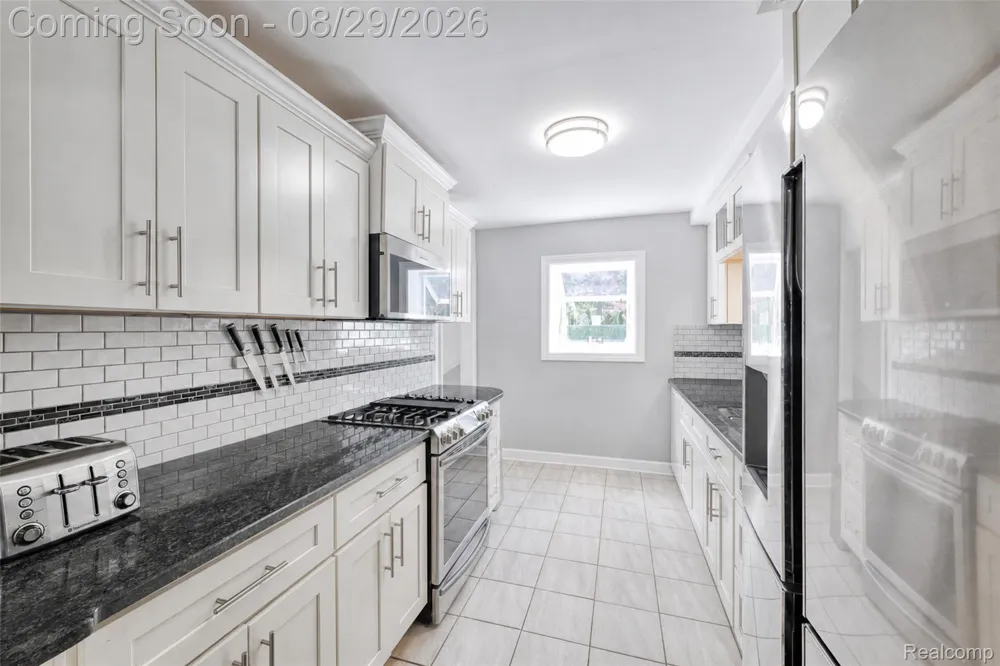 37899 Hayes Road Sterling Heights City, MI 48313