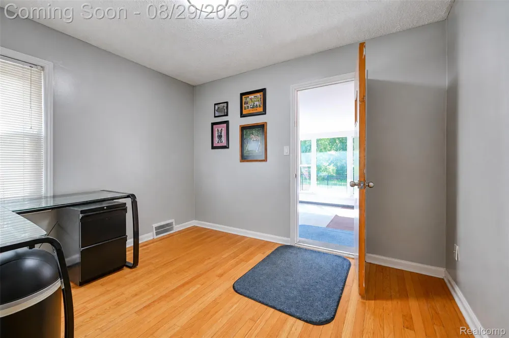 37899 Hayes Road Sterling Heights City, MI 48313