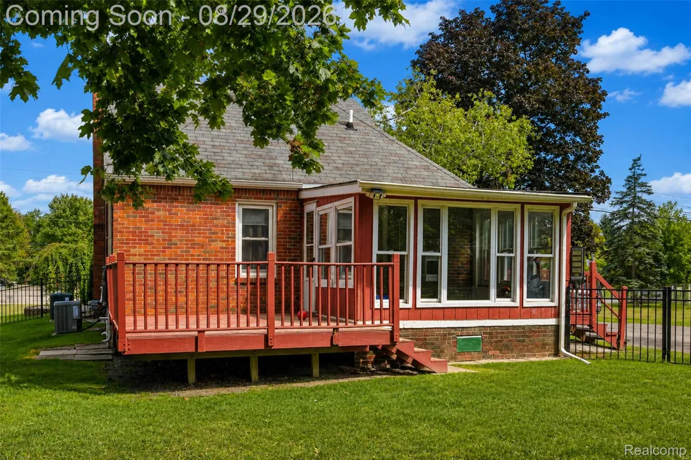 37899 Hayes Road Sterling Heights City, MI 48313