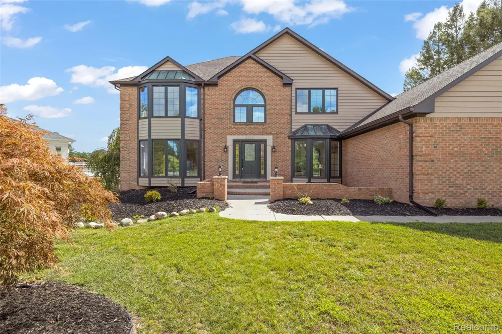 8828 Grace Street Shelby Charter Township, MI 48317