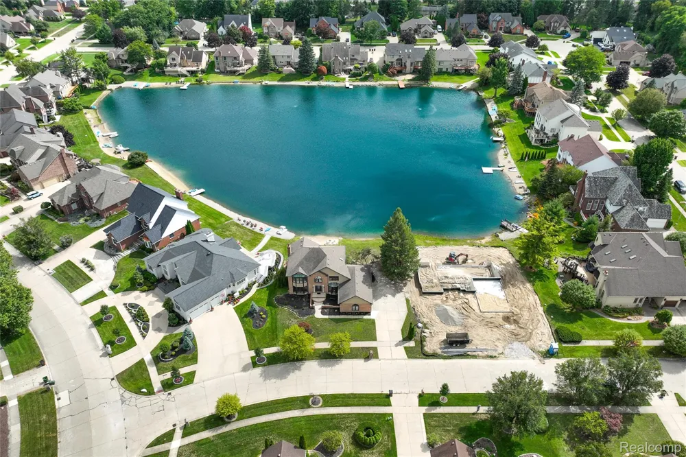 8828 Grace Street Shelby Charter Township, MI 48317
